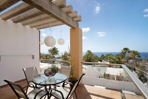 Outdoor dining - Apartamento "Relax and Dream" with Wi-Fi (Pajara)