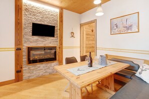 Dining - Holiday Apartment 'Iride Villa Nordica' near Ski Slopes with Wi-Fi (livigno)