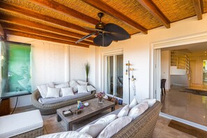 TV, fireplace - Penthouse Holidays Rental PuertoBanus (Puerto Banús)