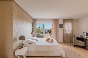 2 bedrooms, iron/ironing board, free WiFi, bed sheets - Penthouse Holidays Rental PuertoBanus (Puerto Banús)