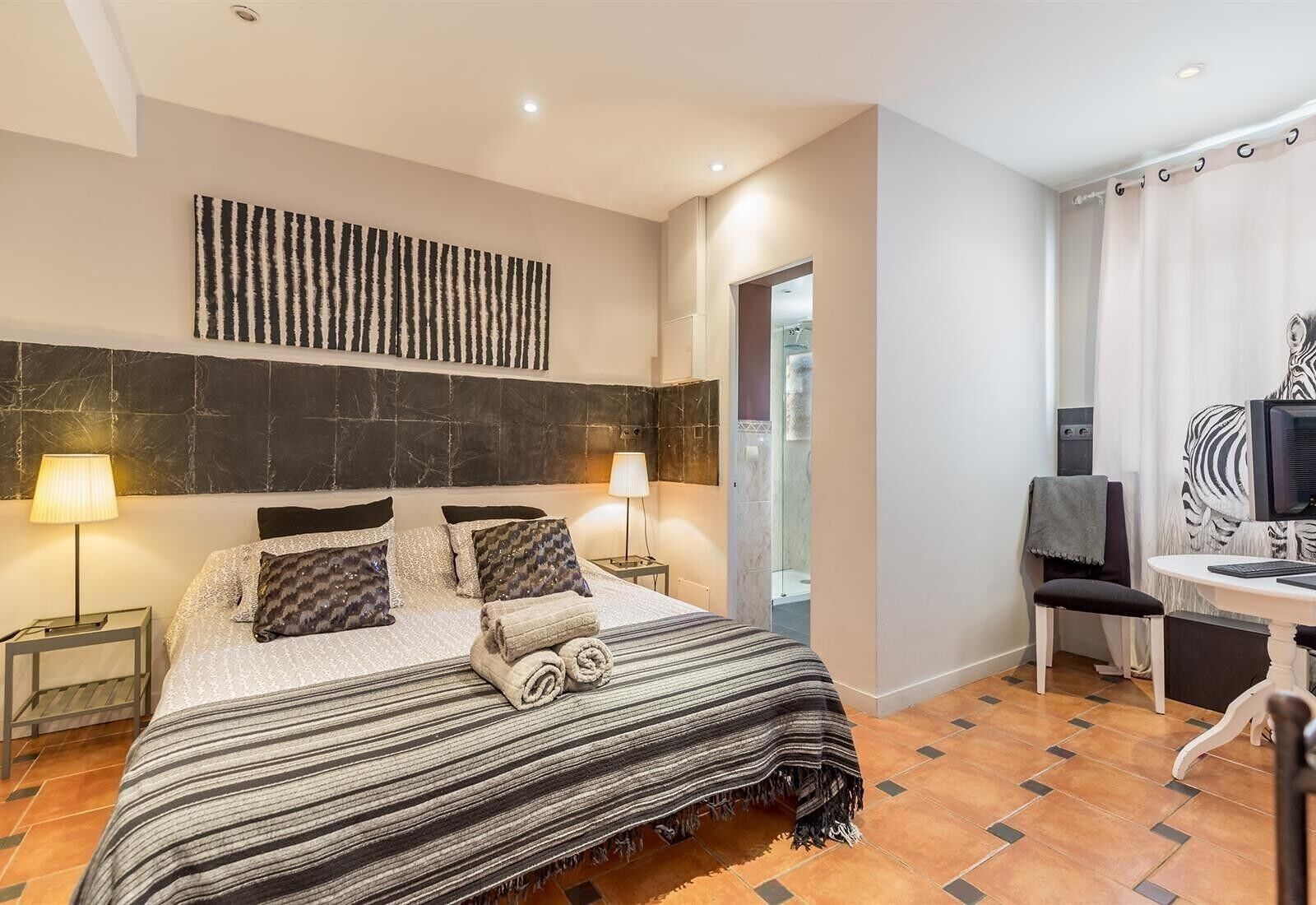 7 bedrooms, iron/ironing board, free WiFi, bed sheets