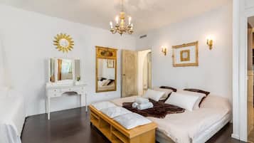 7 soverom, strykejern/-brett, wi-fi (inkludert) og sengetøy