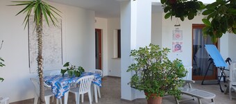 Villa 'In Riva al Mare' with Hot Tub and Wi-Fi