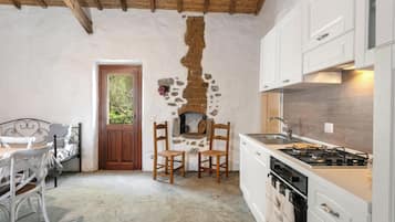 Réfrigérateur, four, plaque de cuisson, lave-vaisselle