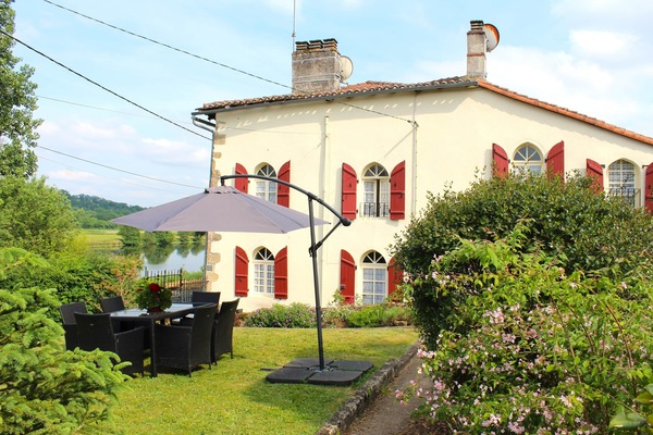 The gite is part of the former ferryman's house on the banks of the river Vienne