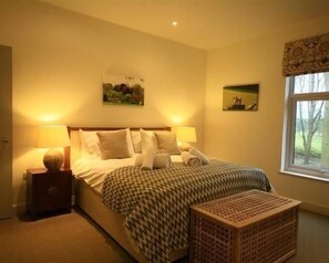 15 bedrooms, WiFi, bed sheets, wheelchair access