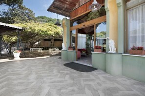 Terrace/patio - Apartment "Bilocale Moneglia 37" with Shared Pool and Wi-Fi (Moneglia)