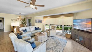 Living room - Player's Club at Sandestin by Destin Getaways (Miramar Beach)