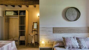 3 室のベッドルーム、アイロン / アイロン台、WiFi (無料)、ベッドシーツ