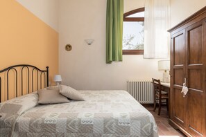 1 chambre, fer et planche à repasser, Wi-Fi gratuit, draps fournis