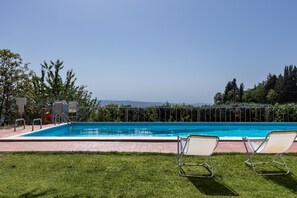 Pool - Vernaccia Country House - Agriturismo Apartment with Pool, Garden & Wi-Fi (BARBERINO TAVARNELLE)