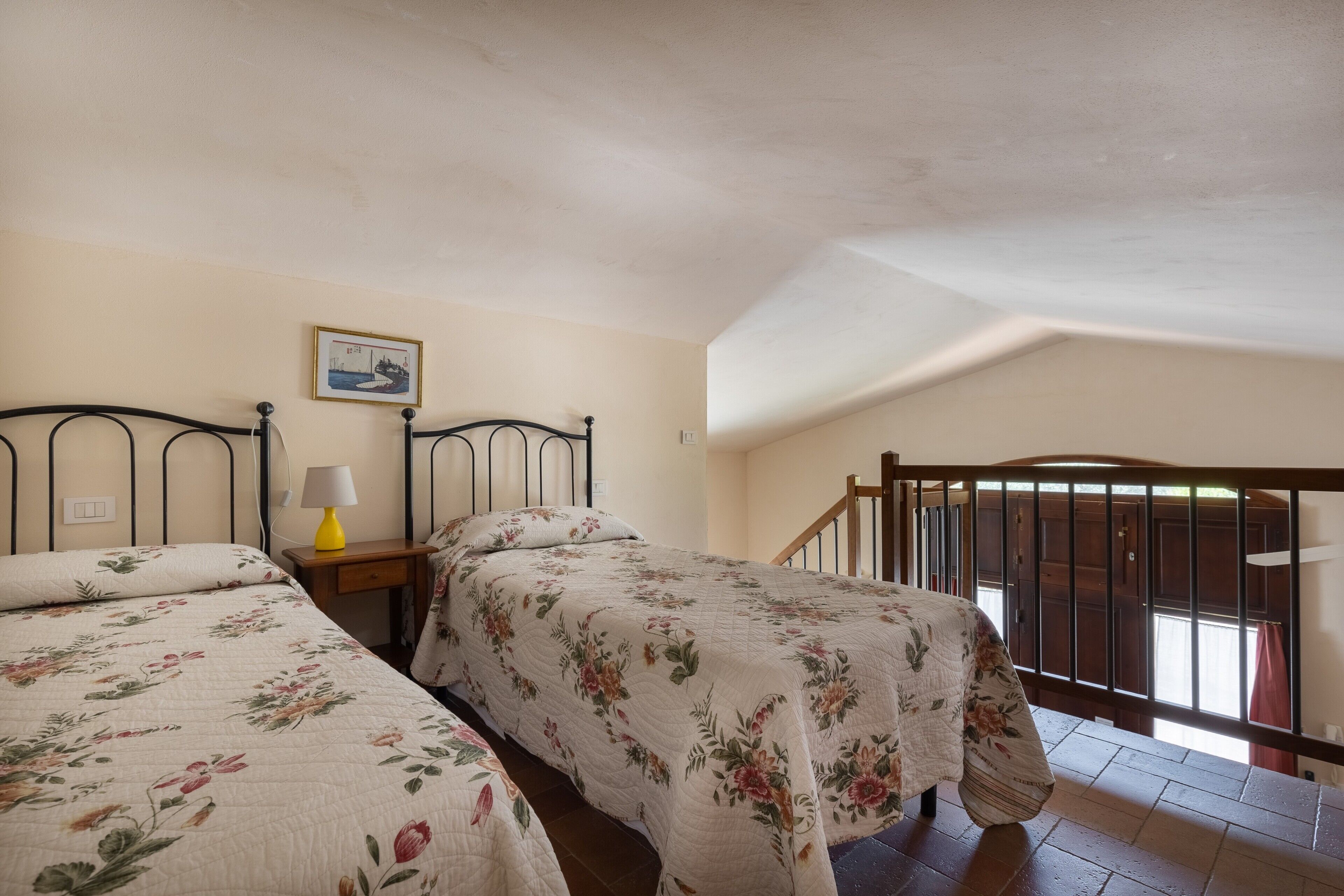 1 habitación, tabla de planchar con plancha, wifi gratis y ropa de cama 