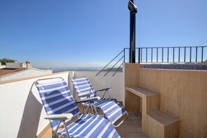 Property grounds - Holiday Home Casa Almoraima with Pool & Open Terrace (Gaucin)