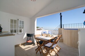 Outdoor dining - Holiday Home Casa Almoraima with Pool & Open Terrace (Gaucin)