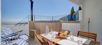 Holiday Home Casa Almoraima with Pool & Open Terrace