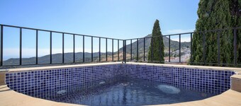 Holiday Home Casa Almoraima with Pool & Open Terrace