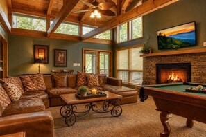Smart TV, fireplace, video games, foosball - Mountain Lake Lodge Pool Table, Hot Tub, $560 FREE tickets each paid day! (Sevierville)