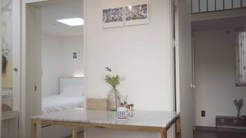 3 bedrooms, desk, free WiFi, wheelchair access
