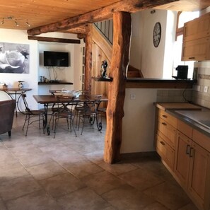 Dining - LE THYM - AIR-CONDITIONED VILLAGE HOUSE WITH FREE WIFI (Aups)