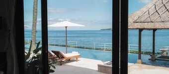 Modern Luxury 5 Bdr Ocean front Villa w/ Infinity Pool in Candidasa