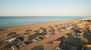 Beach nearby, free beach cabanas, sun loungers, beach umbrellas - DrVilla Suits (Serik)