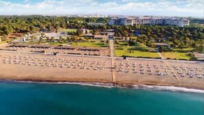 Beach nearby, free beach cabanas, sun loungers, beach umbrellas - DrVilla Suits (Serik)