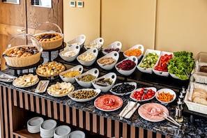 Daily buffet breakfast for a fee