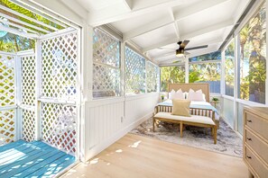 2 quartos, escrivaninha, berço de viagem, Wi-Fi de cortesia