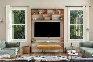 Smart TV y chimenea