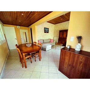 Living area - Vacation home 10 minutes walk from the beach (Gujan-Mestras)