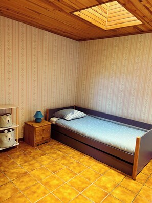 3 slaapkamers, een strijkplank/strijkijzer, gratis wifi