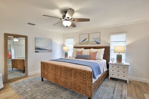 3 Schlafzimmer, Schreibtisch, Bügeleisen/Bügelbrett, Reisekinderbett