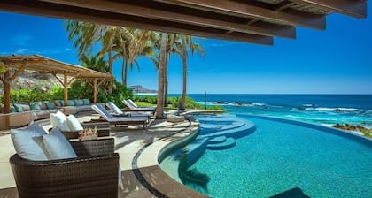 6BR Villa on Swimmable Beach!