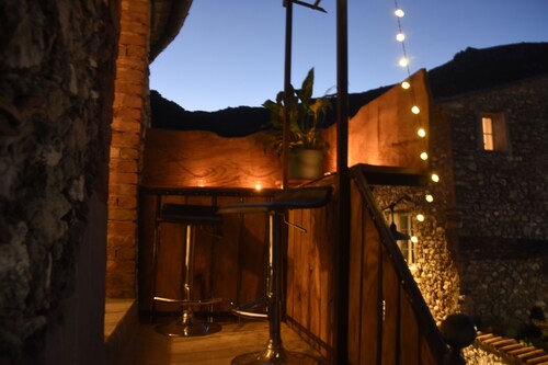 Gîte de luxe dans la vallée de la Buèges, jacuzzi en amoureux!