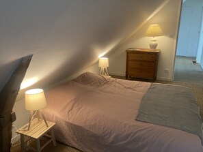 4 Schlafzimmer, Bügeleisen/Bügelbrett, kostenloses WLAN