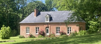 La Lanterne, a spacious brick house in a green setting