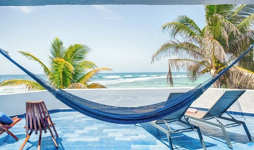 An Akumal Classic with Unique Location. Great Pool! Great Value!