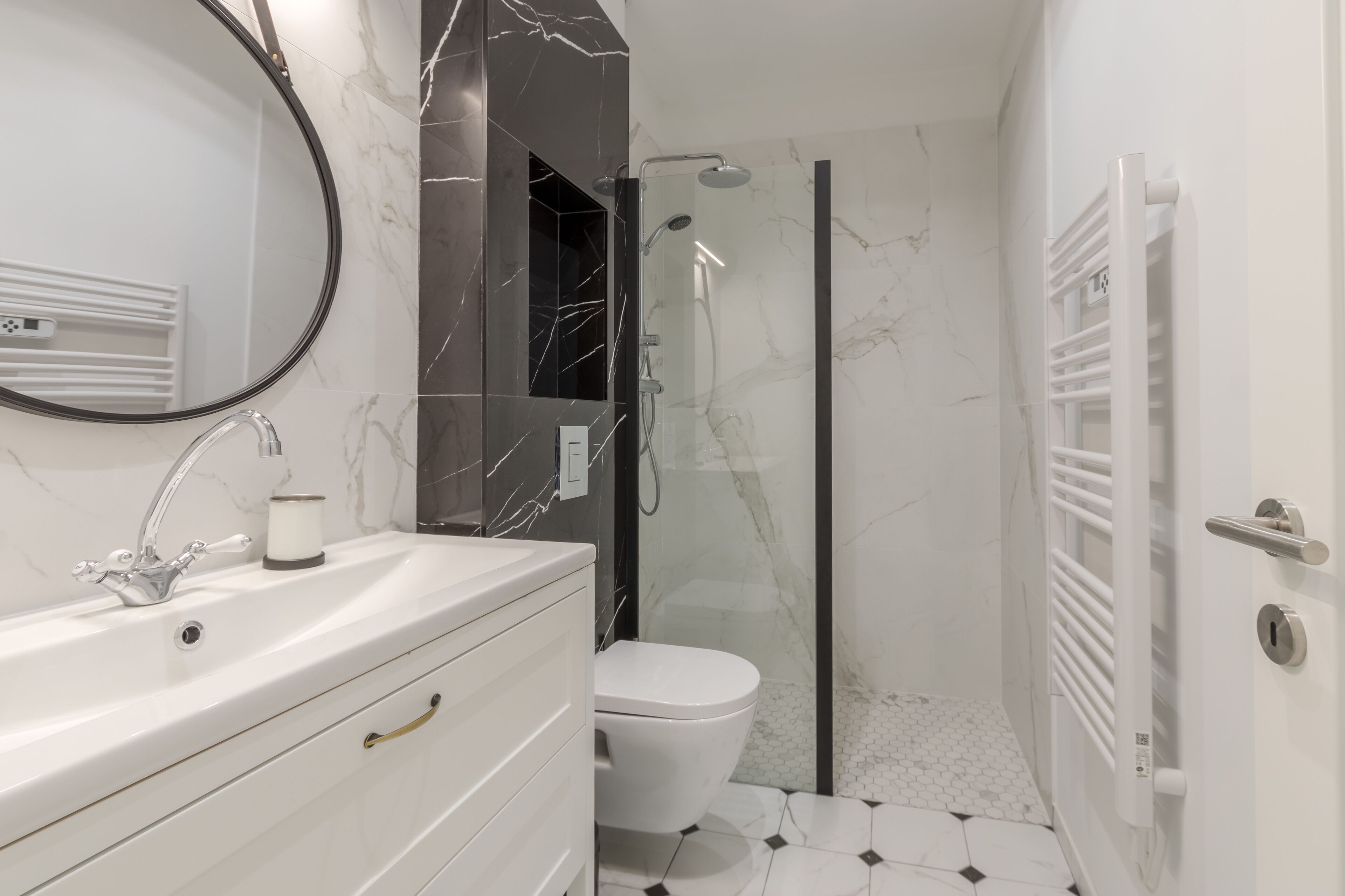 Shower, towels, toilet paper