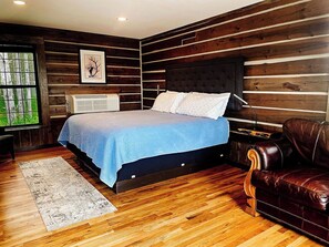 1 bedroom, desk, free WiFi, bed sheets