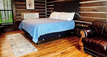 {Big Timbers} Lodging next to North Entrance of Itasca State Park