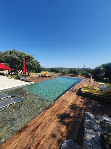 Stone property between the Ardèche and Céze gorges