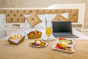 Premium bedding, free minibar, in-room safe, desk - The Lea Hotel (Didim)