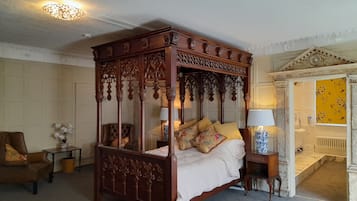 Habitación Deluxe doble | Ropa de cama de alta calidad y edredones de plumas