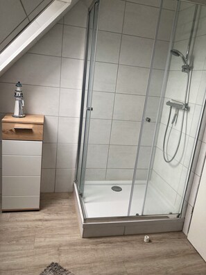 Dusche, Handtücher, Seife