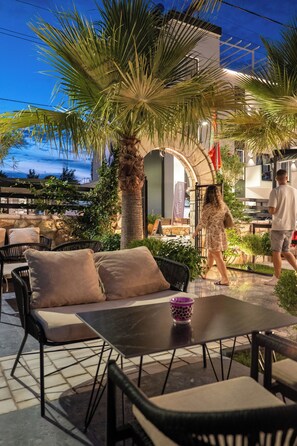 Bar (on property) - Hotel Eagle (Ksamil)