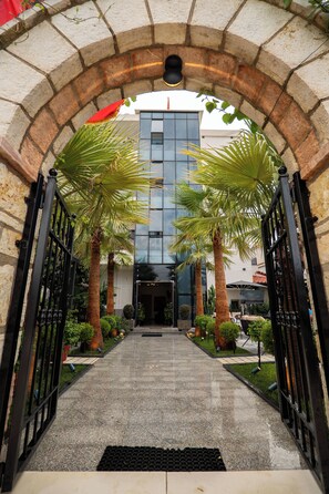 Front of property - Hotel Eagle (Ksamil)