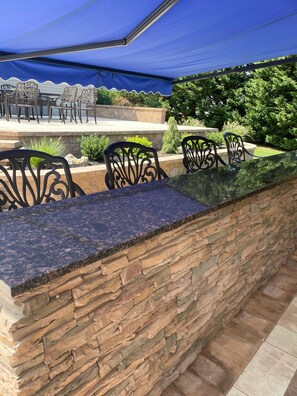 Outdoor dining - North Fork Family and Friends Getaway.  Great Location  (Mattituck)