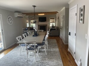 Dining - North Fork Family and Friends Getaway.  Great Location  (Mattituck)
