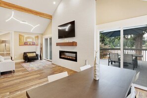 Interior - Star Lake Waterfront Craftsman Modern (Auburn)