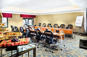 Meeting facility - Millennium Al Aqeeq Hotel (Madinah)